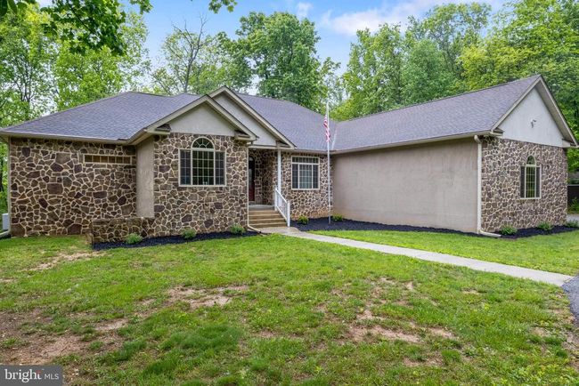 1982 Whyte Ln, House other with 3 bedrooms, 3 bathrooms and null parking in SPRING GROVE PA | Image 9