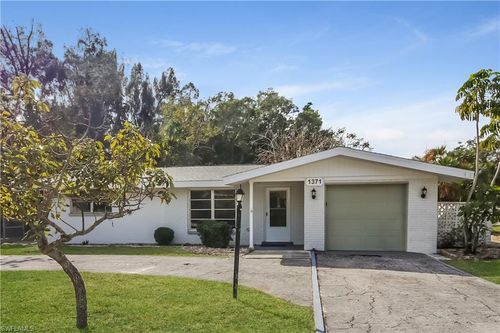 1371 Poinciana Rd, VENICE, FL, 34293-7704 | Card Image