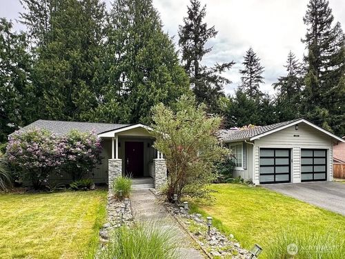 11044 111th Ave Ne, Kirkland, WA, 98033-5002 | Card Image