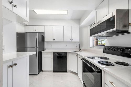apt-32-311-18081 Se Country Club Dr, Jupiter, FL, 33469-1207 | Card Image