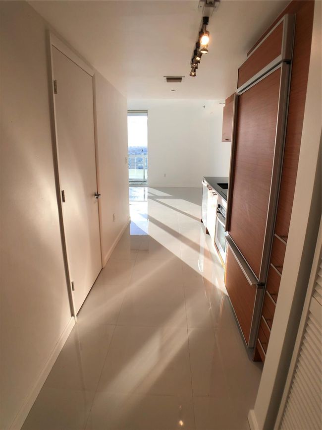 APT-3709 - 50 Biscayne Blvd, Condo with 0 bedrooms, 1 bathrooms and null parking in Miami FL | Image 7