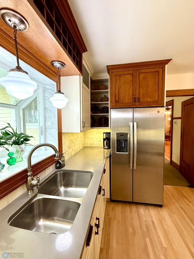 Eat-in Kitchen | Image 18