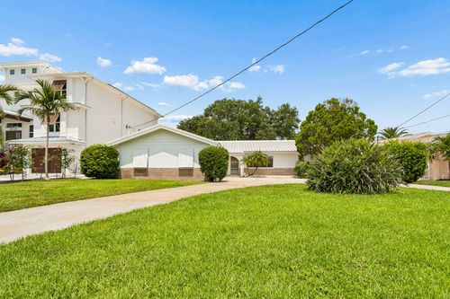 527 Harbor Dr N, INDIAN ROCKS BEACH, FL, 33785-3116 | Card Image