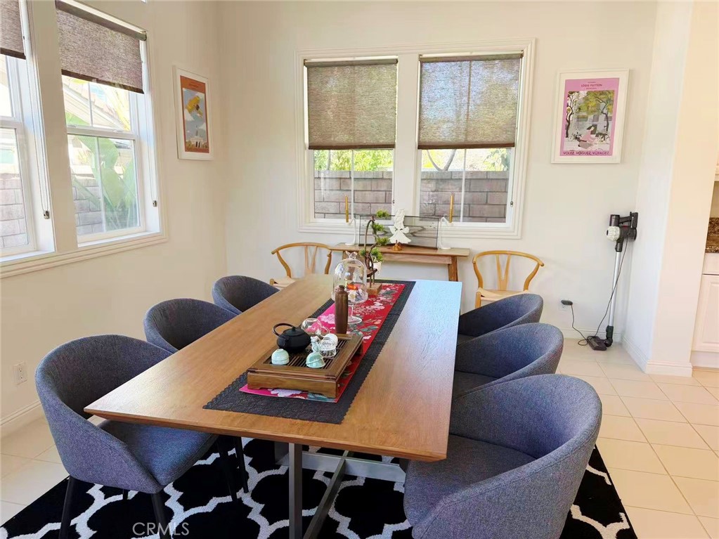 Residential Lease in Lake Forest