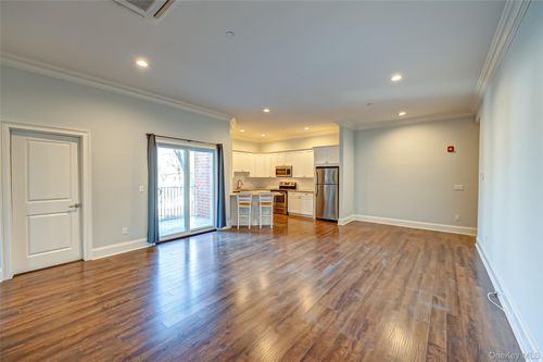 2f-50 Stewart Avenue, Huntington, NY, 11743 | Card Image