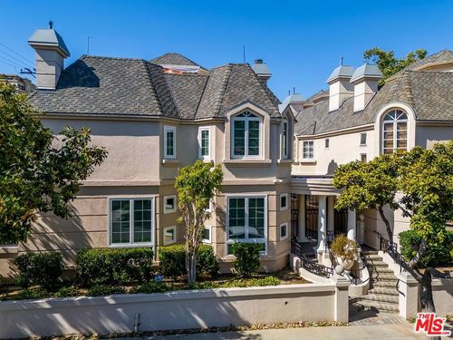 d-9001 Dayton Way, Beverly Hills, CA, 90211 | Card Image