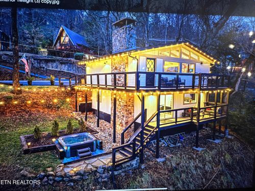 1533 Zurich Rd, Gatlinburg, TN, 37738-3705 | Card Image