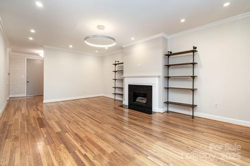 830 Cherokee Rd, Charlotte, NC, 28207-2240 | Card Image