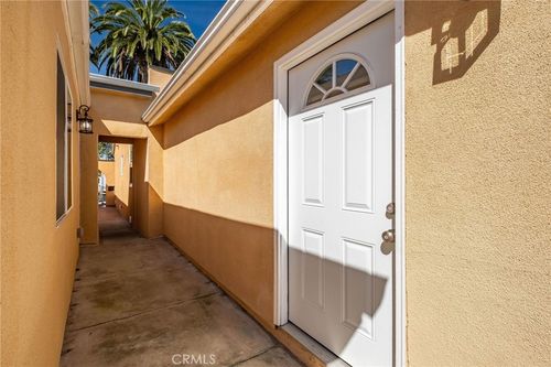a-1976 Olive, Long Beach, CA, 90806 | Card Image
