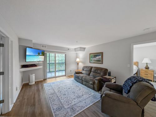 110-1350 Douglas Dr N, Golden Valley, MN, 55422-4337 | Card Image