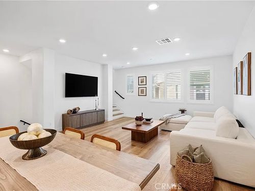 381 Bellver, Lake Forest, CA, 92630-7612 | Card Image