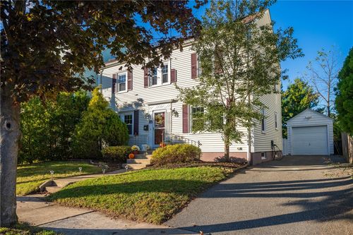 15 Wheeler Ave, Cranston, RI, 02905-4034 | Card Image