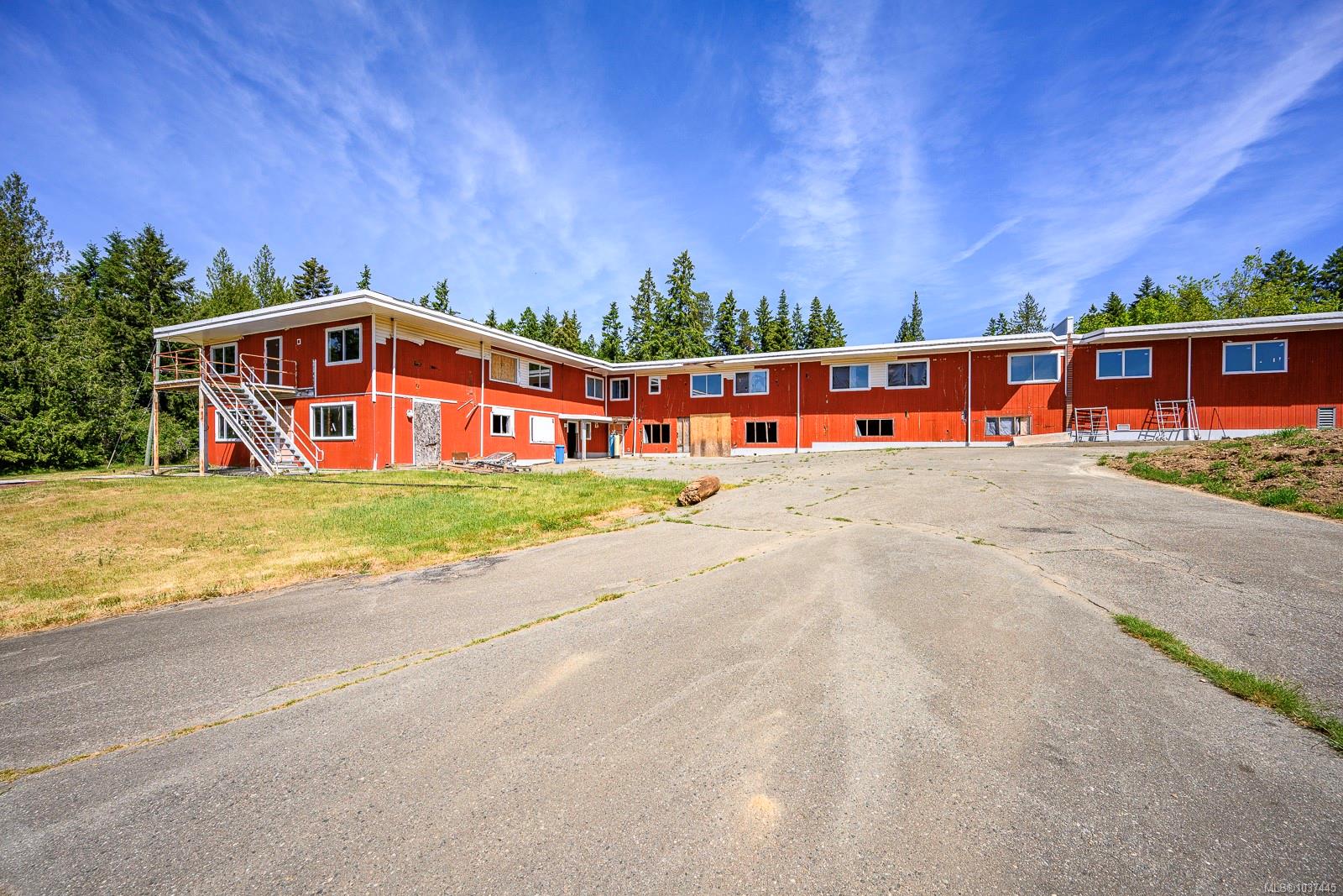 Commercial Sale in Qualicum Beach