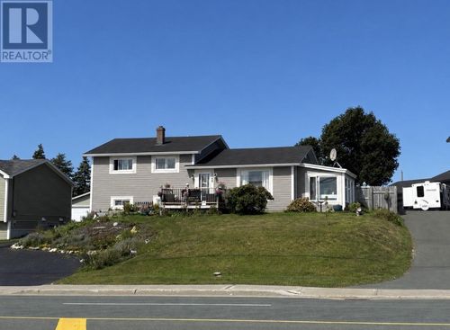 1748 Topsail Rd, Paradise, NL, A1L1W3 | Card Image