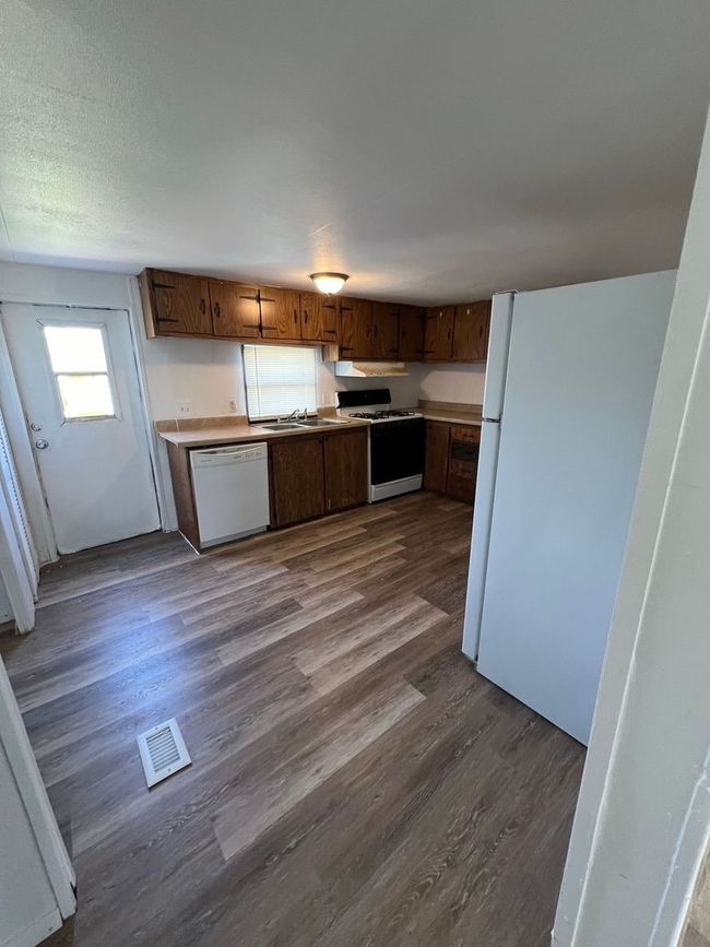 140 Apache Rd, House other with 3 bedrooms, 2 bathrooms and null parking in Tye TX | Image 7