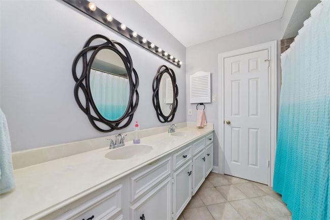 17507 Shelburne Ln, House other with 5 bedrooms, 4 bathrooms and 2 parking in Spring TX | Image 31
