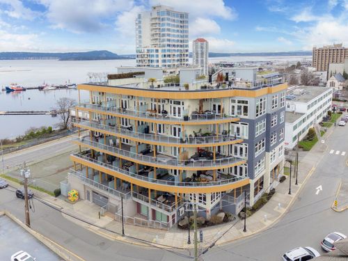 303-10 Chapel St, Nanaimo, BC, V9R5H2 | Card Image