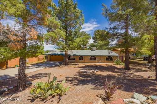 1035 N Evergreen Dr, Oracle, AZ, 85623-6336 | Card Image