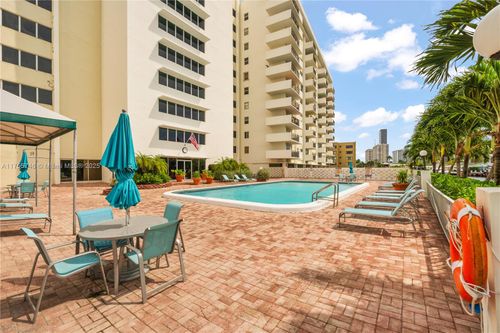 apt-516-401 Golden Isles Dr, Hallandale Beach, FL, 33009-7516 | Card Image