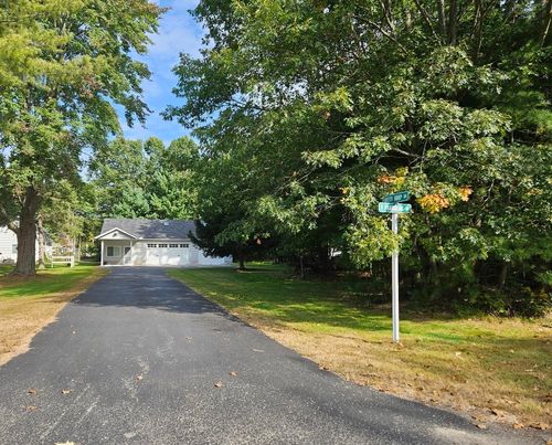 615 E Franklin St, East Tawas, MI, 48730 | Card Image