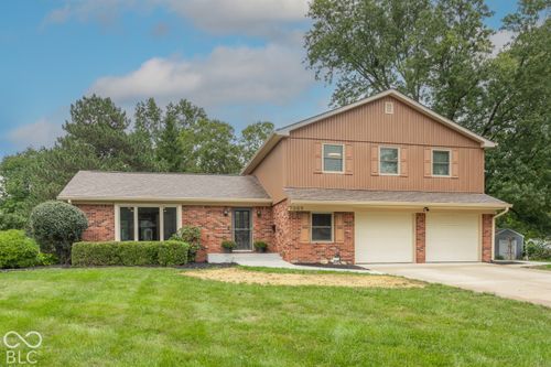 2209 Center Dr, Lebanon, IN, 46052-1105 | Card Image