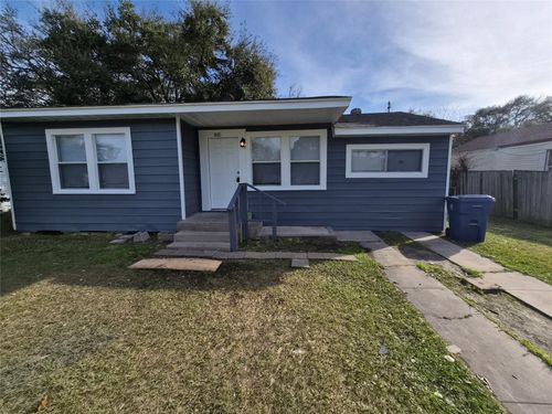 805 17th Ave N W, Texas City, TX, 77590 | Card Image