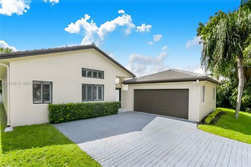 15241 Nw 89th Ave, Miami Lakes, FL, 33018-1374 | Card Image