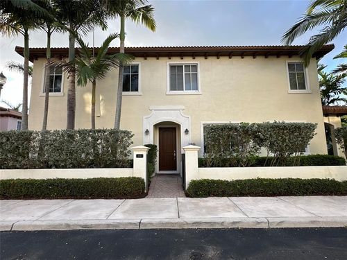 105 Nw Gardner St, Boca Raton, FL, 33432-3800 | Card Image