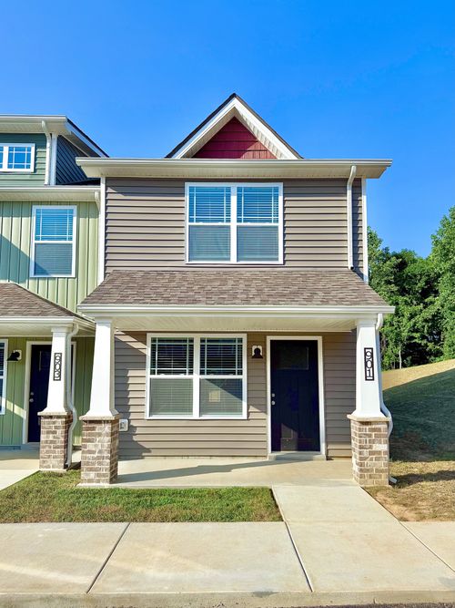 901 Peaceful Pl, Clarksville, TN, 37040-7658 | Card Image