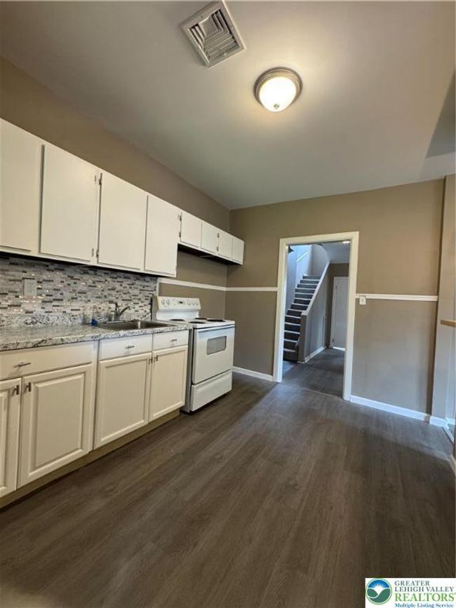Kitchen | Image 7