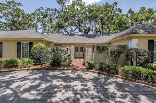 8229 22nd Ave N, ST PETERSBURG, FL, 33710-3613 | Card Image