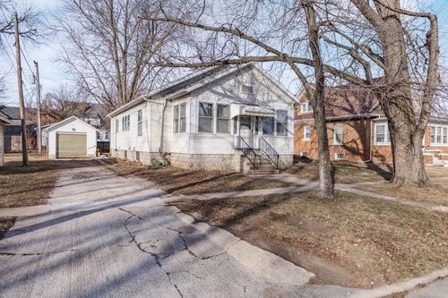 415 N Locust St, Pontiac, IL, 61764-2043 | Card Image