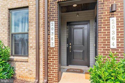 20362 Newfoundland Sq, ASHBURN, VA, 20147-6352 | Card Image