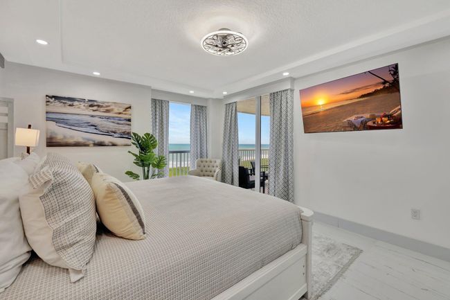 APT-9-3 - 5051 N Highway A1a, Condo with 3 bedrooms, 2 bathrooms and null parking in Hutchinson Island FL | Image 16