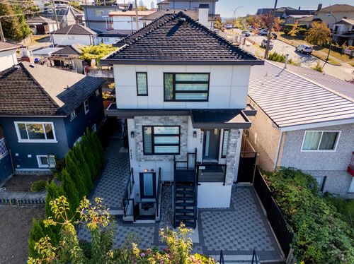 2178 Renfrew St, Vancouver, BC, V5M3J5 | Card Image
