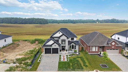 53 Arrowwood Path, Ilderton, ON, N0M2A0 | Card Image