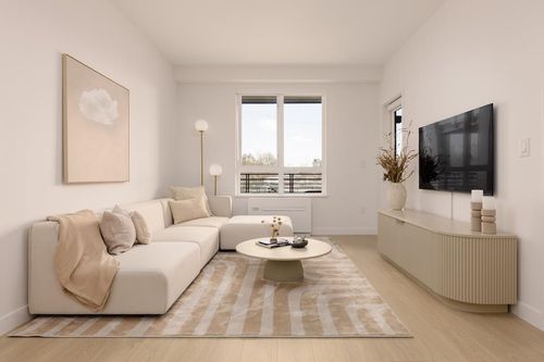 413-2450 Garden Dr, Vancouver, BC, V5N0K1 | Card Image