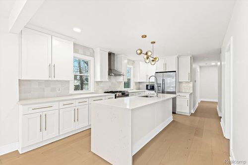 2679 Columbia Rd, Berkley, MI, 48072-1542 | Card Image