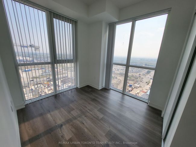1612 - 28 Interchange Way, Condo with 2 bedrooms, 2 bathrooms and null parking in Concord ON | Image 12