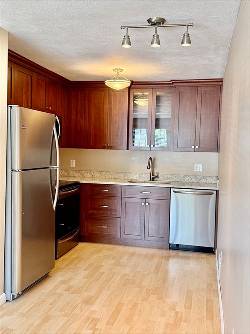 unit-305-71 Princeton St, North Chelmsford, MA, 01863-1556 | Card Image