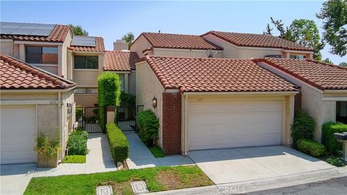 675 Colonial Cir, Fullerton, CA, 92835-2774 | Card Image