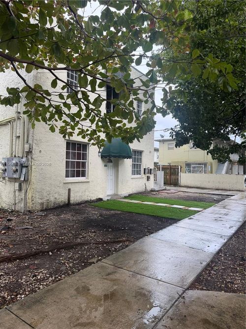 329 Nw 11th Ave, Miami, FL, 33128-1196 | Card Image