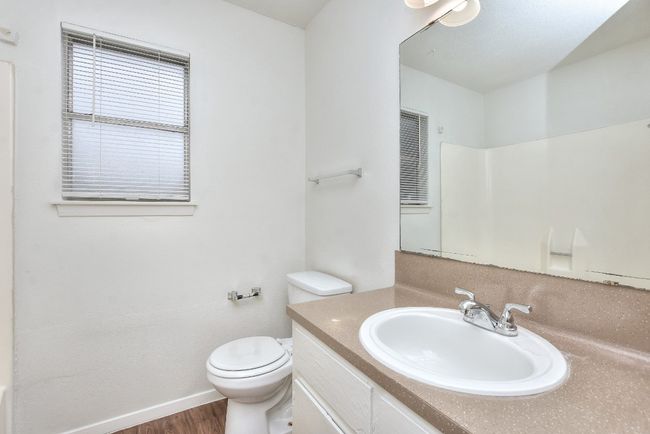 Unit B Full Bath | Image 35