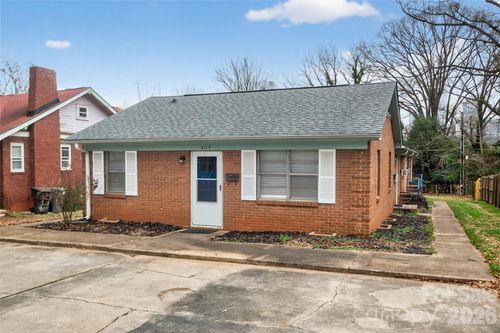 517 Grandin Rd, Charlotte, NC, 28208-4543 | Card Image