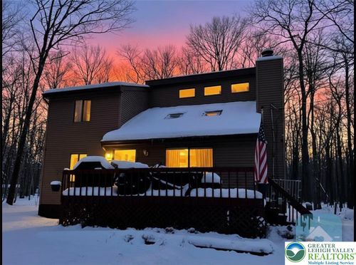 72 Creekview Dr E, Gouldsboro, PA, 18424-8997 | Card Image