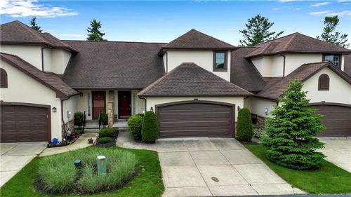 20 Pinegrove Ct, Hamburg, NY, 14075 | Card Image