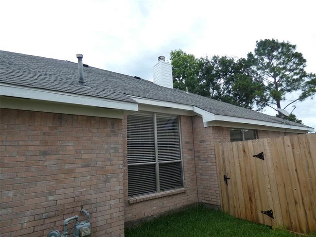 3015 Davey Oaks Dr, House other with 4 bedrooms, 2 bathrooms and 2 parking in Pearland TX | Image 25