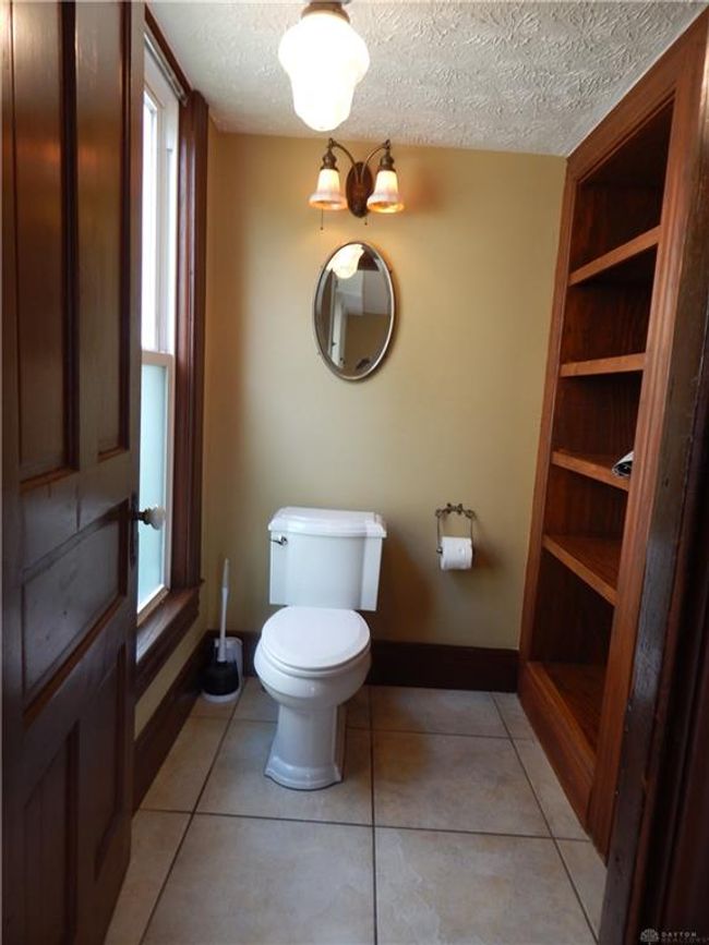 92 E Franklin St, House other with 3 bedrooms, 2 bathrooms and null parking in Centerville OH | Image 9