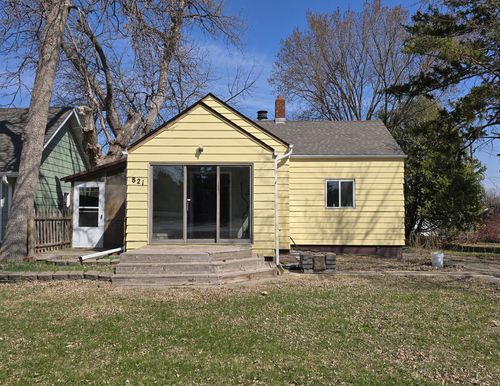 821 7th St Sw, Pipestone, MN, 56164-1117 | Card Image