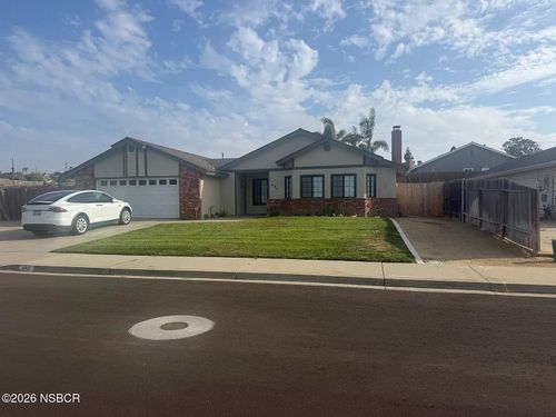 696 Tilia St, Santa Maria, CA, 93455-3228 | Card Image